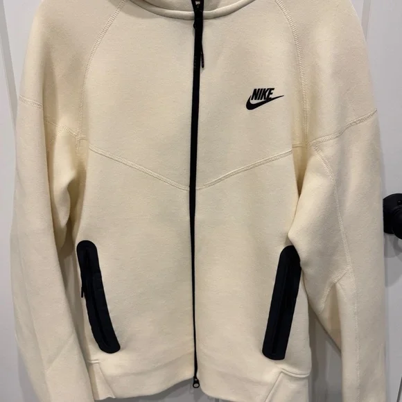 Nike Sportswear Tech Fleece Windrunner - Picture 3 of 5